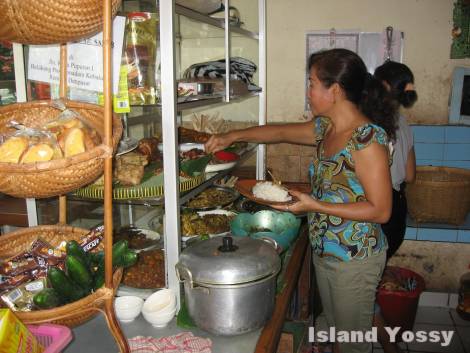 ワルン･アディ WARUNG ADI 店内