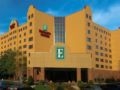 Embassy Suites by Hilton Charlotte ホテル詳細