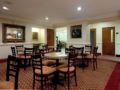 Holiday Inn Express Clemmons Hotel ホテル詳細